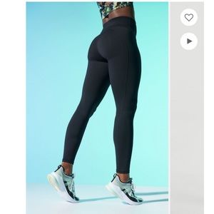 NWT Define High-Waisted 7/8 Legging Fabletics